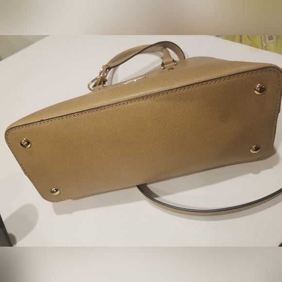 12/17/25 GIVAWAY! ANY PURCHASE WILL QUALIFY YOU TO ENTER Michael kors crossbody - Picture 13 of 13